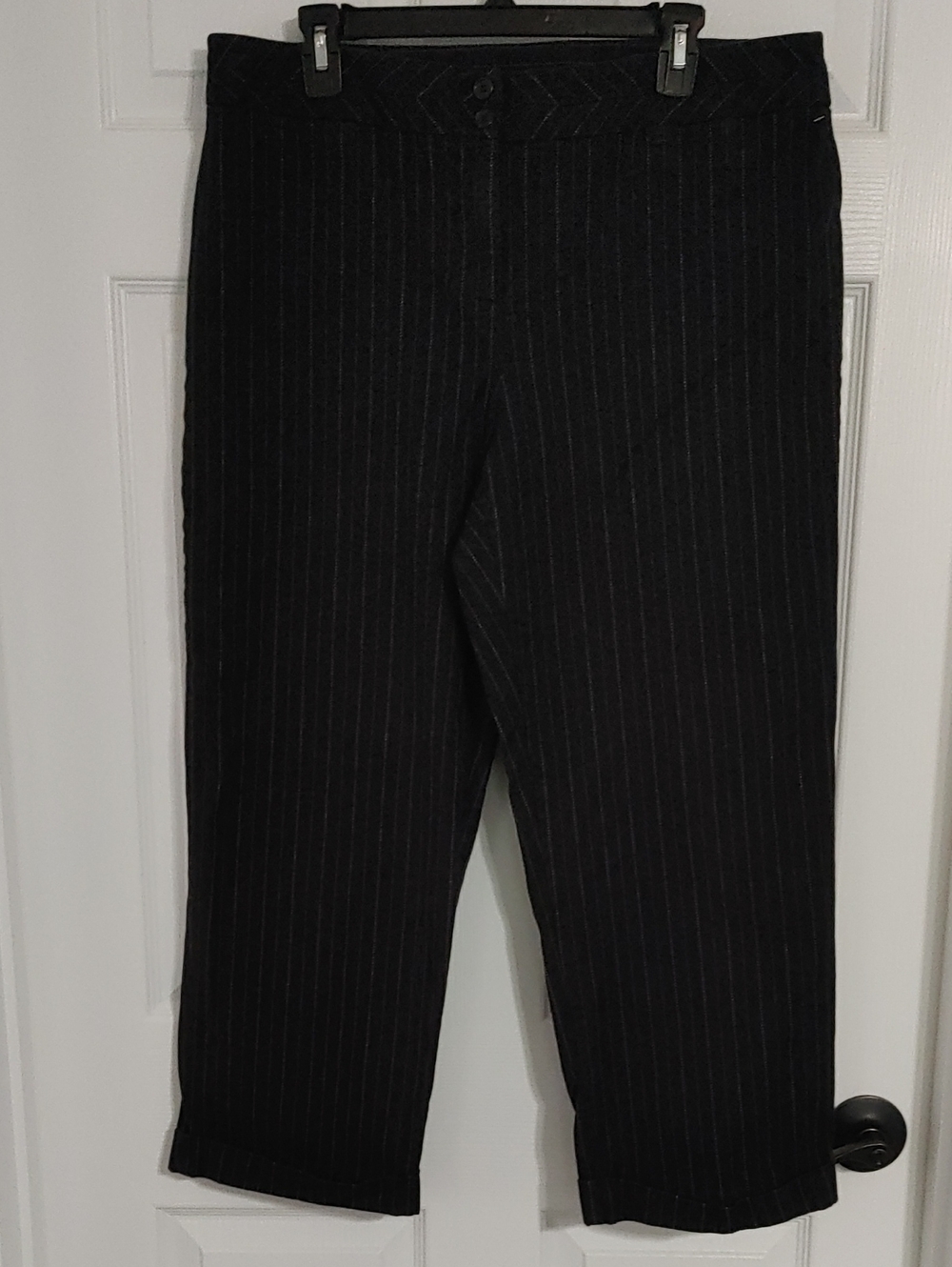 Jones New York Black Pinstripe Capri Dress Pants Women's 16 Business Casual